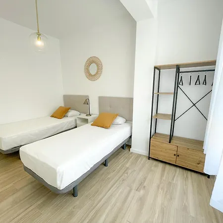 Apartament Gran Via 3000 *